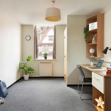 Apartman For Students Only Transom House In