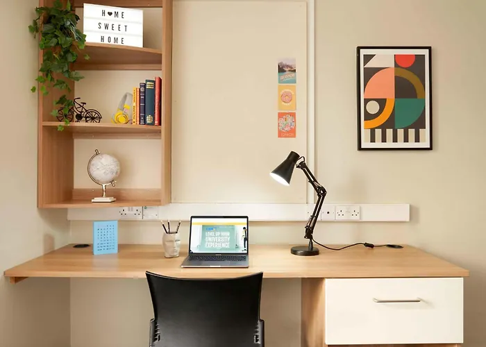 For Students Only Transom House In Apartman *